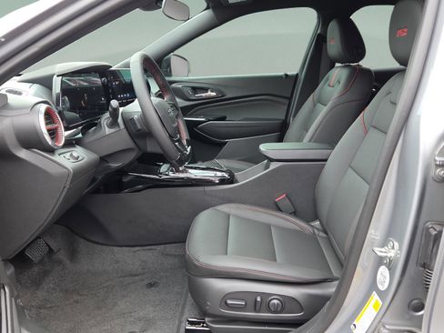 New 2026 Chevrolet Trax RS w/ Driver Confidence Package image 20