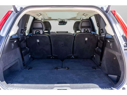 Used 2020 Volvo XC90 T5 Momentum w/ Protection Package Premier image 24