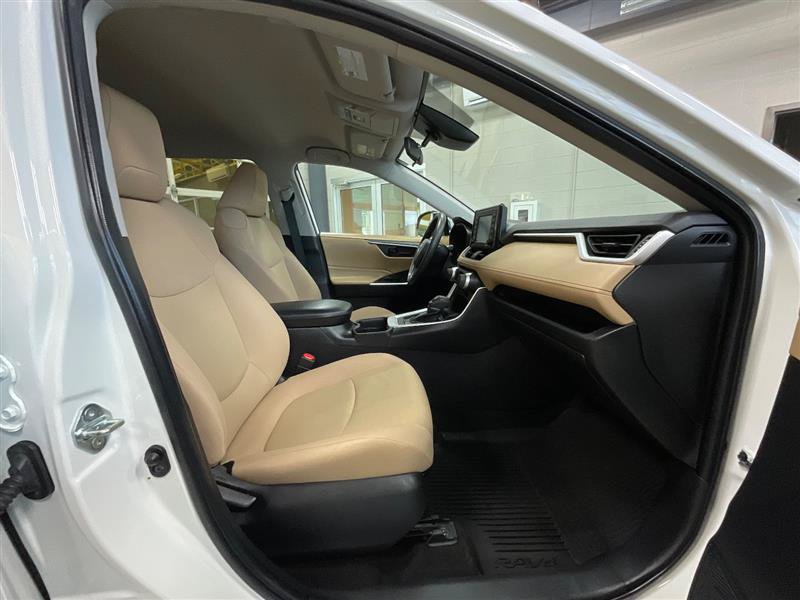 Used 2021 Toyota RAV4 LE FWD image 26