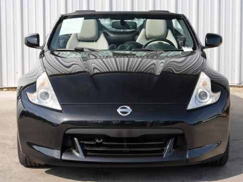 Used 2010 Nissan 370Z Touring w/ Sport Pkg image 37