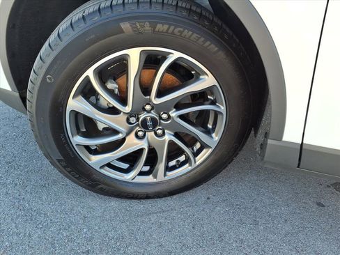 Used 2021 Lincoln Corsair Standard w/ Equipment Group 101A image 9