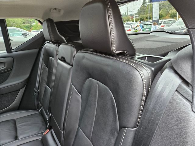 Used 2024 Volvo XC40 B5 Ultimate w/ Protection Package Premier AWD/4WD image 15