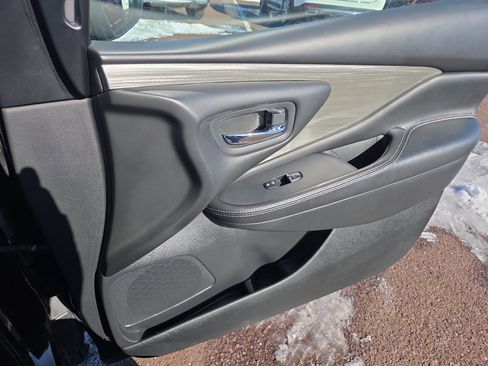 Used 2018 Nissan Murano Platinum image 17