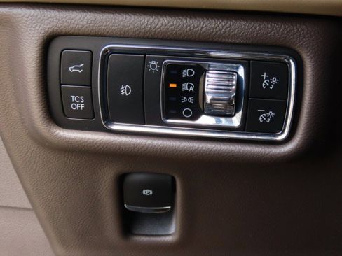 Used 2021 Lincoln Nautilus Reserve w/ Equipment Group 202A image 26