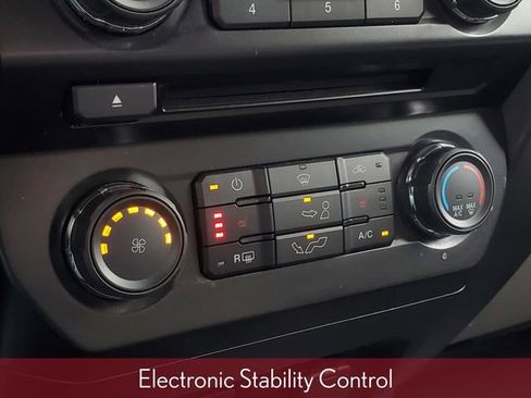 Used 2017 Ford F150 XLT w/ Equipment Group 302A Luxury AWD/4WD image 27