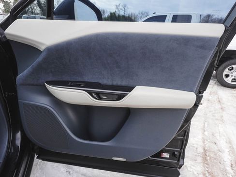 Used 2023 Lexus RZ 450e Premium image 11