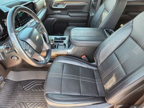 Used 2025 Chevrolet Silverado 1500 High Country w/ Technology Package AWD/4WD image 14