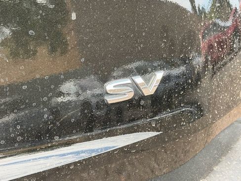 Used 2022 Nissan Rogue SV w/ SV Premium Package FWD image 11