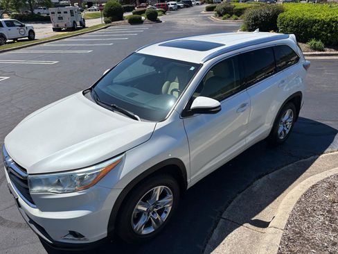 Used 2015 Toyota Highlander Limited AWD/4WD image 8