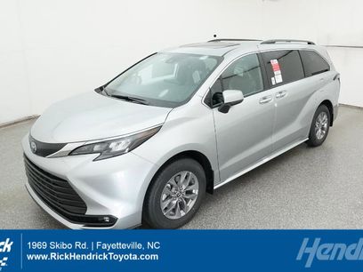 New 2025 Toyota Sienna XLE