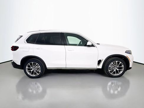 New 2026 BMW X5 xDrive40i w/ Premium Package image 8