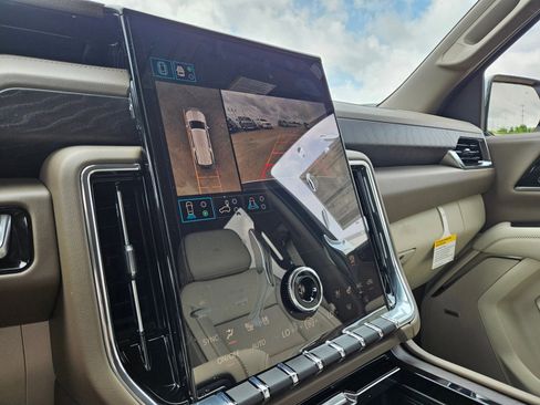 New 2026 GMC Yukon XL Denali RWD image 17