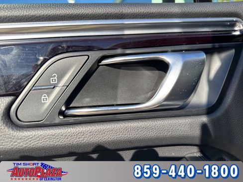 Used 2020 Porsche Macan image 54