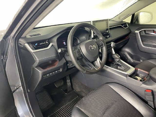 Used 2019 Toyota RAV4 Limited w/ Advanced Technology Package FWD image 3