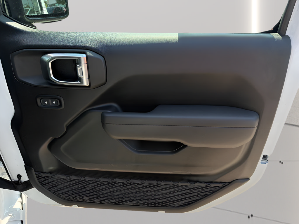 Used 2025 Jeep Wrangler Sport AWD/4WD image 29