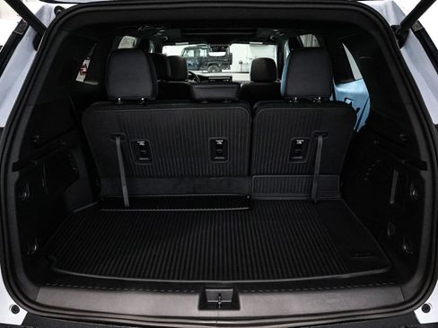 New 2026 GMC Acadia AT4 w/ LPO, Floor Liner Package AWD/4WD image 17