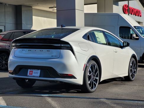 New 2026 Toyota Prius Plug-In Hybrid image 4