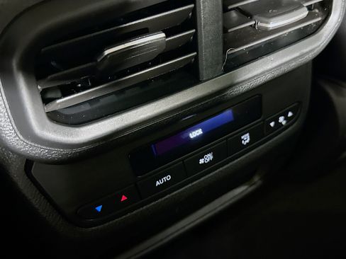 Certified 2023 Honda Pilot Touring image 31