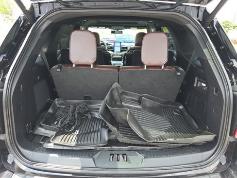 Certified 2020 Ford Explorer Platinum w/ Premium Technology Package AWD/4WD image 18