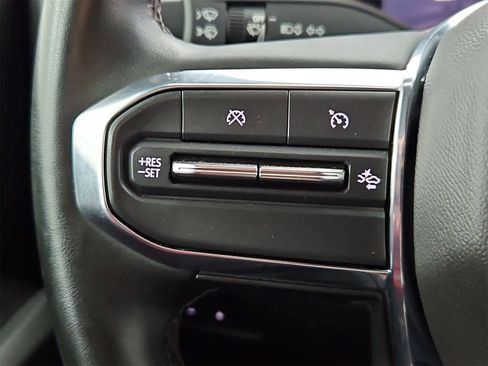 Used 2024 GMC Canyon Elevation image 23