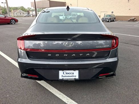 Used 2021 Hyundai Sonata Limited w/ Preferred Accessory Package FWD image 8