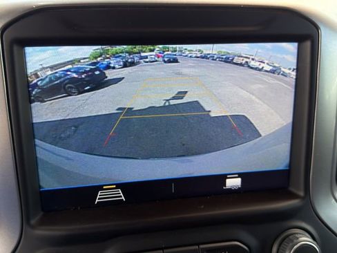 Used 2022 Chevrolet Silverado 1500 LT AWD/4WD image 21