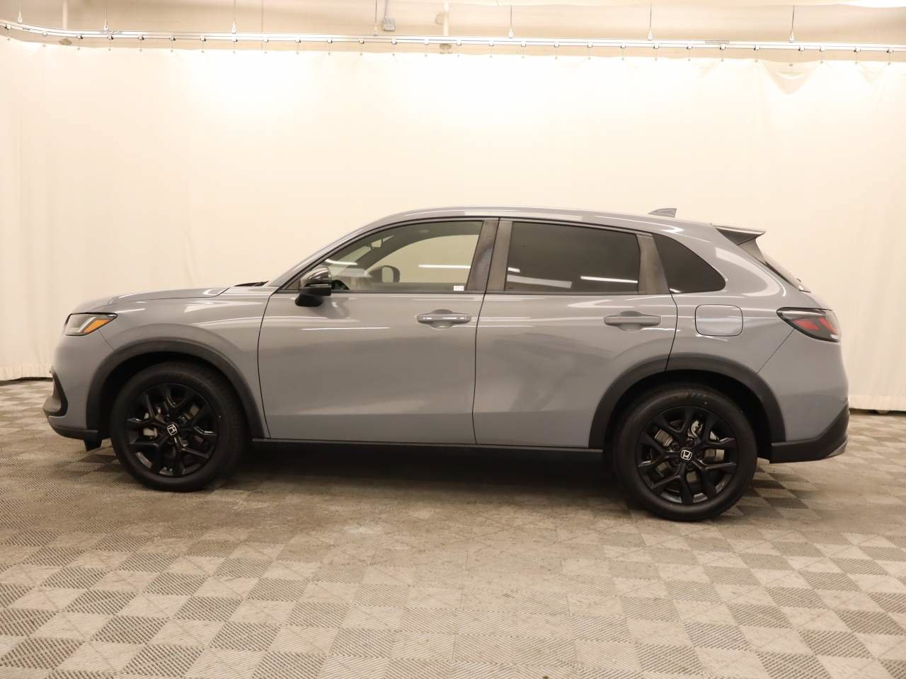 Used 2023 Honda HR-V Sport image 2
