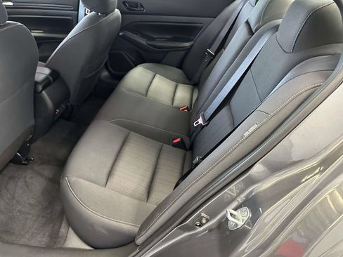 Used 2025 Nissan Altima 2.5 SV FWD image 13