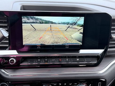 Used 2025 GMC Sierra 1500 SLT image 12