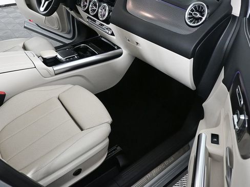 Certified 2021 Mercedes-Benz GLA 250 image 23