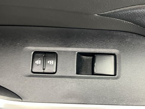 Used 2025 Toyota RAV4 LE FWD image 28