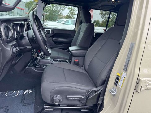 Used 2022 Jeep Wrangler Unlimited Sport image 12