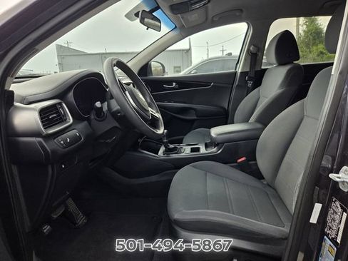 Used 2019 Kia Sorento FWD V6 image 8
