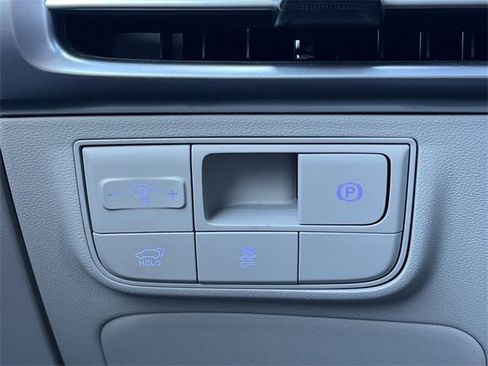 Certified 2025 Hyundai Tucson Limited image 24