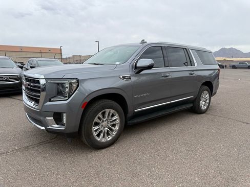 Used 2022 GMC Yukon XL SLT w/ SLT Premium Package image 1