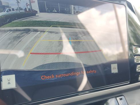 Used 2025 Toyota Camry SE image 23