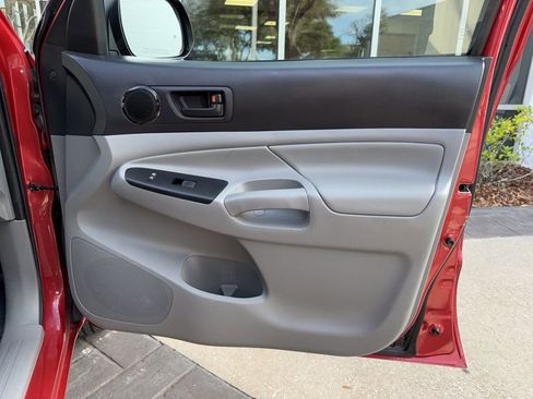 Used 2014 Toyota Tacoma 2WD Access Cab w/ Convenience Package image 19