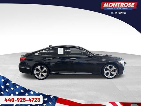 Used 2018 Honda Accord Touring image 6