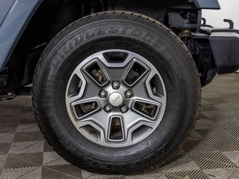 Used 2014 Jeep Wrangler Unlimited Rubicon w/ Connectivity Group AWD/4WD image 47