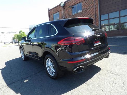 Used 2016 Porsche Cayenne image 3