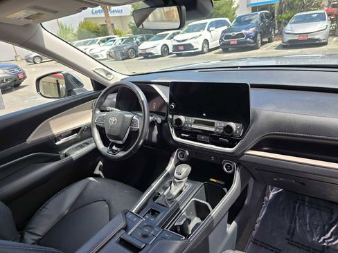 Used 2024 Toyota Grand Highlander FWD image 12