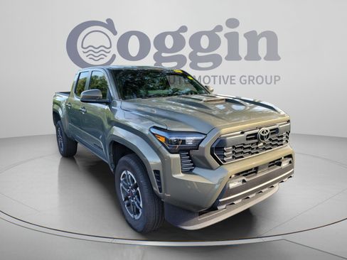 Used 2025 Toyota Tacoma TRD Sport RWD image 4