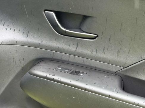 Used 2025 Hyundai Kona SEL FWD image 9