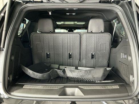 Used 2025 Chevrolet Suburban RST w/ Comfort Package image 34