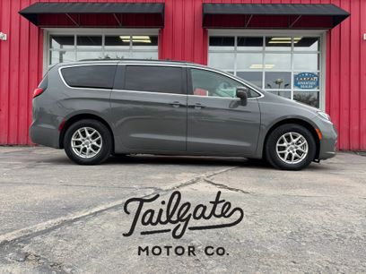 Used 2022 Chrysler Pacifica Touring-L