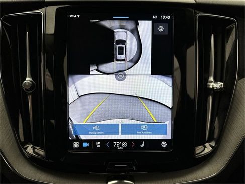 Certified 2025 Volvo XC60 B5 Plus image 17