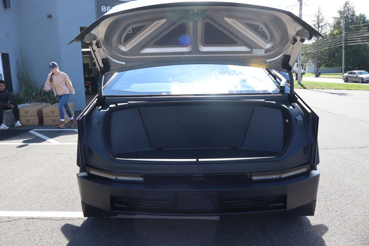 Used 2024 Tesla Cybertruck AWD Crew Cab image 13