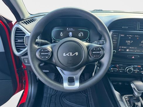Used 2024 Kia Soul LX w/ Option Group 015 FWD image 11