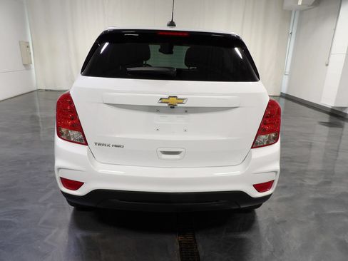 Used 2020 Chevrolet Trax LS w/ Tint and Cruise Package AWD/4WD image 5