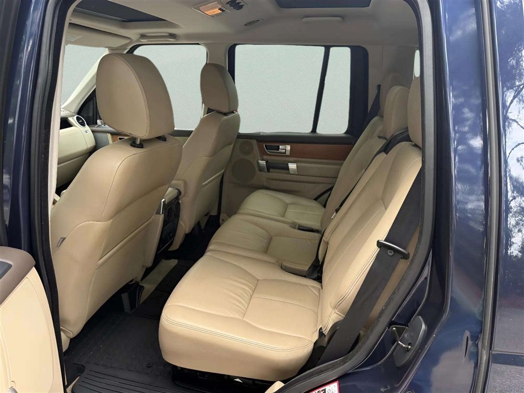 Used 2016 Land Rover LR4 HSE LUX AWD/4WD image 23